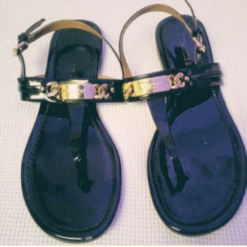 Coach flats Sandles SEXY Black buckled gold detailed logo